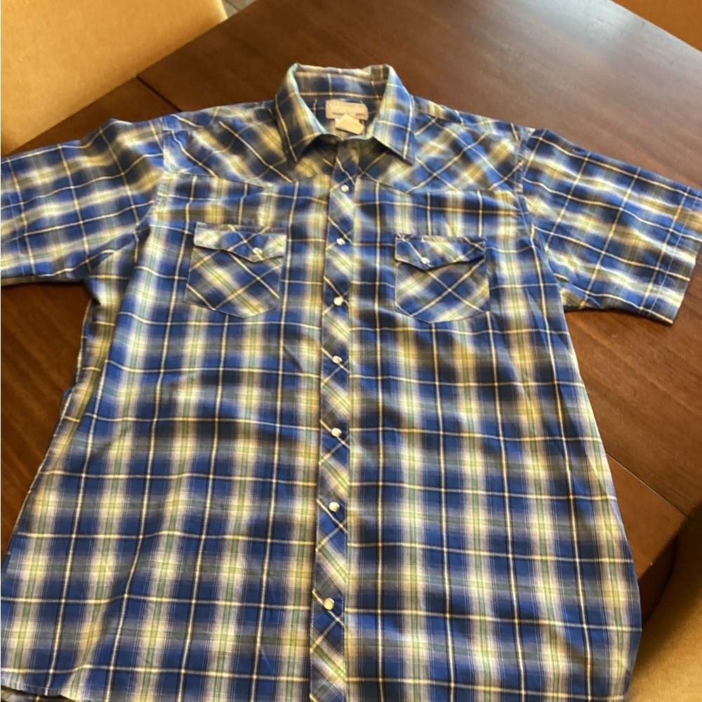 Wrangler Blue and White Plaid Casual Shirt